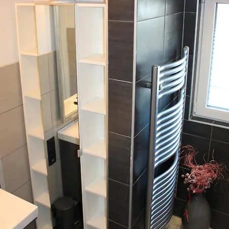 Apartament Am Turm Schonau (Rhein-Neckar-Kreis)