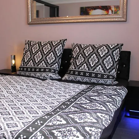 Am Turm Apartamento Schonau (Rhein-Neckar-Kreis)